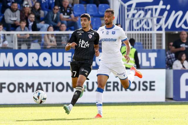 英联杯-伊萨克破门戈登建功 阿森纳0-2纽卡斯尔